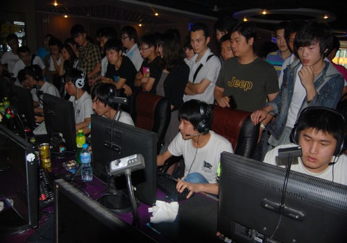 阿P定律还是EDG定律？S赛淘汰EDG的队伍都无缘冠军