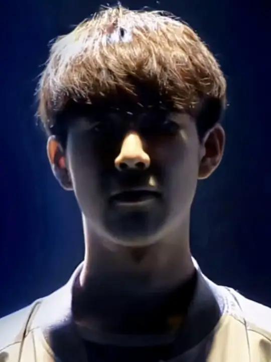 PGL Astana 2025 第二天：精彩比赛、击杀、评论、表情包和网红反应